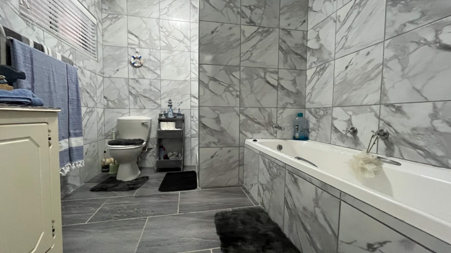 3 Bedroom Property for Sale in Dana Bay Western Cape
